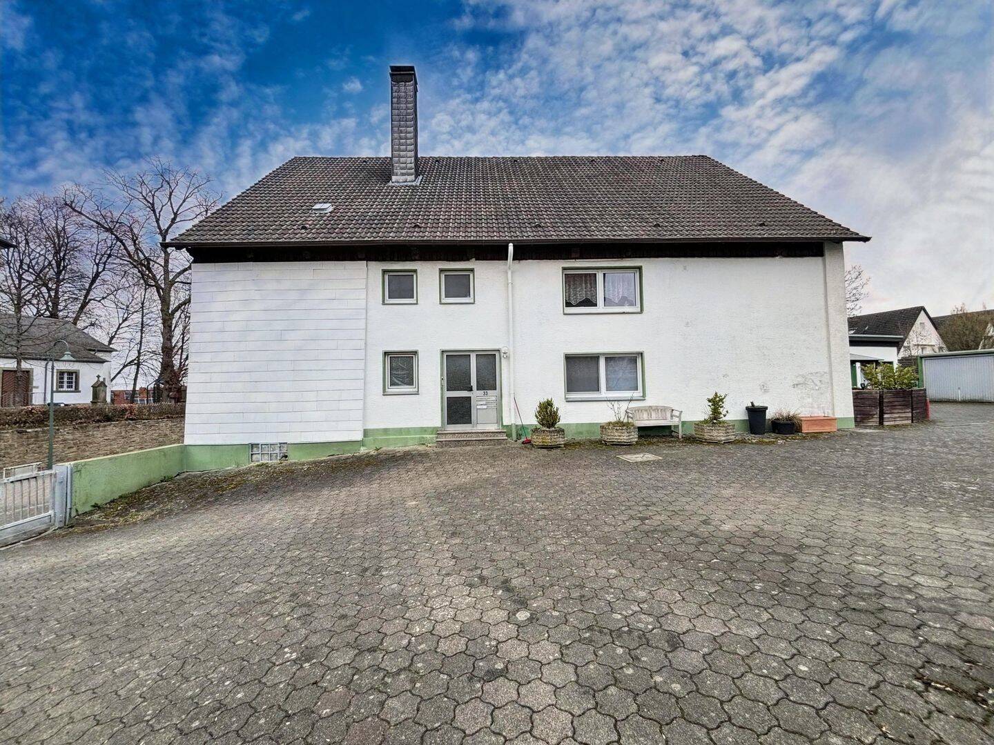 Mehrfamilienhaus mit 4 Einheiten – Denkmal mit Entwicklungspotenzial, 59581 Warstein