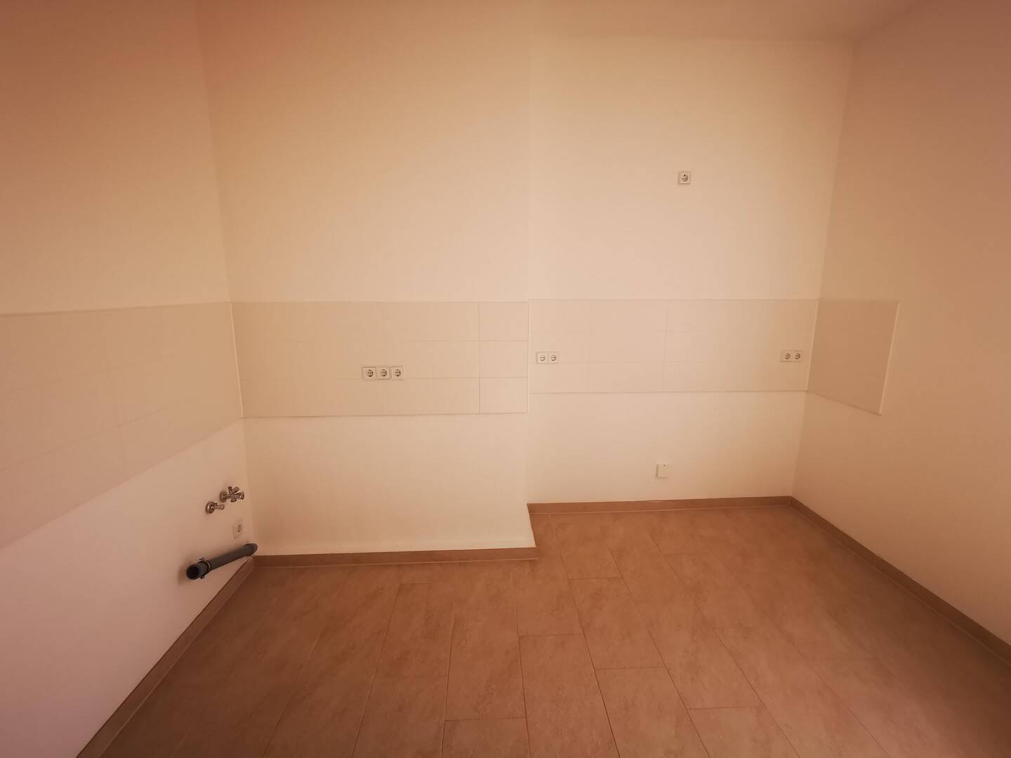 Sehr schöne helle 4-Zimmer-Wohnung unweit des Schellheimer Platzes