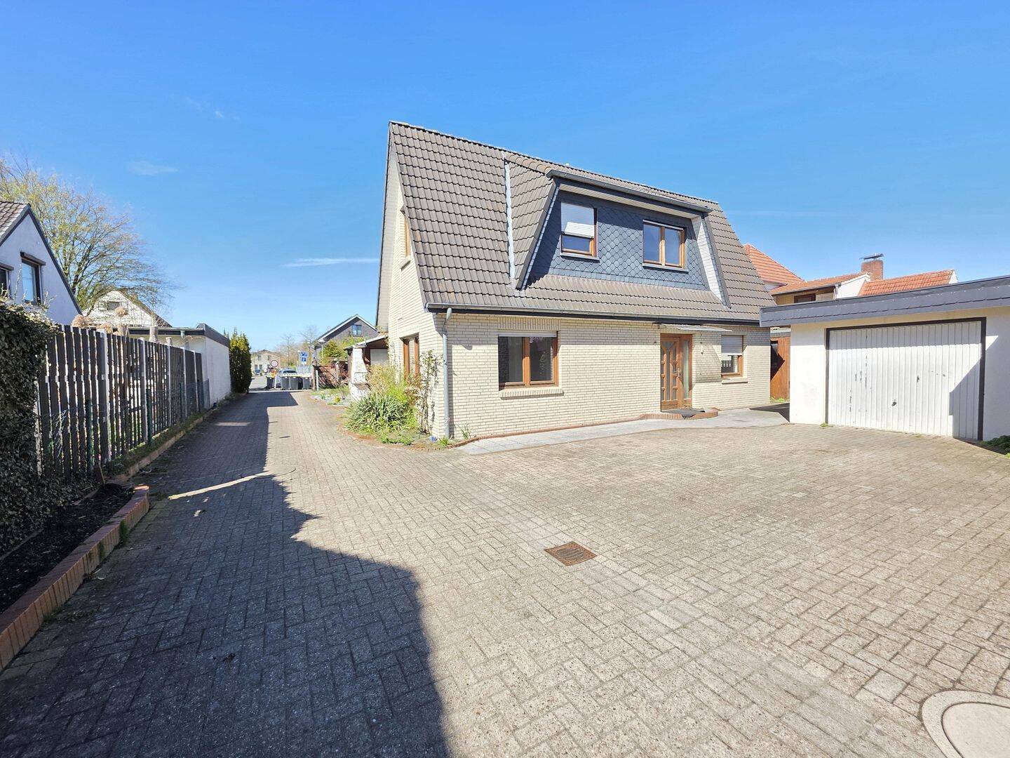 Ein-/Zweifamilienhaus in Delmenhorst, 27751 Delmenhorst