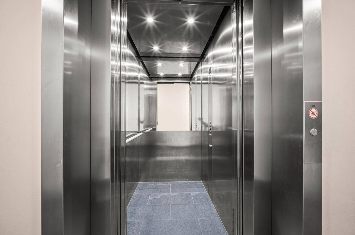 Wohnkomfort auf einer Ebene: 4 Zimmer, Terrasse, Aufzug – 22419 Hamburg – Vorschaubild 3
