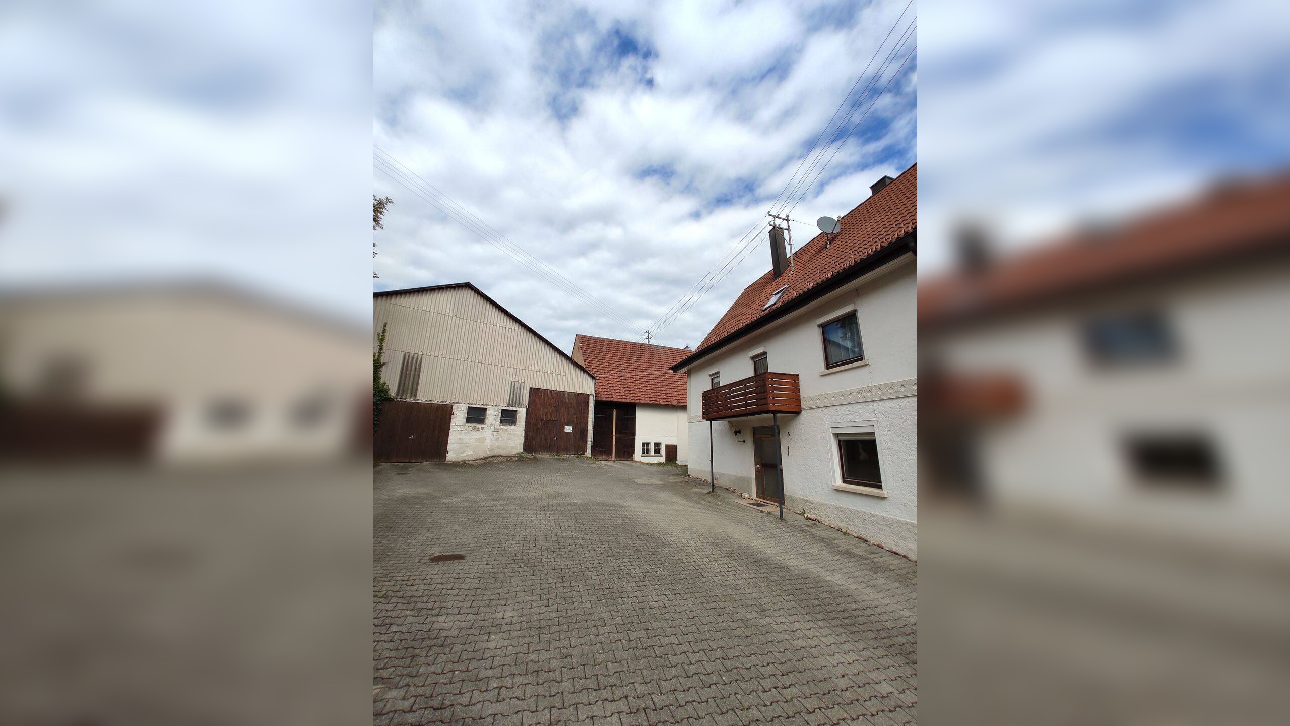 Gepflegte Althofstelle in Ortsrandlage mit direkt angrenzender Grünfläche, 72820 Sonnenbühl