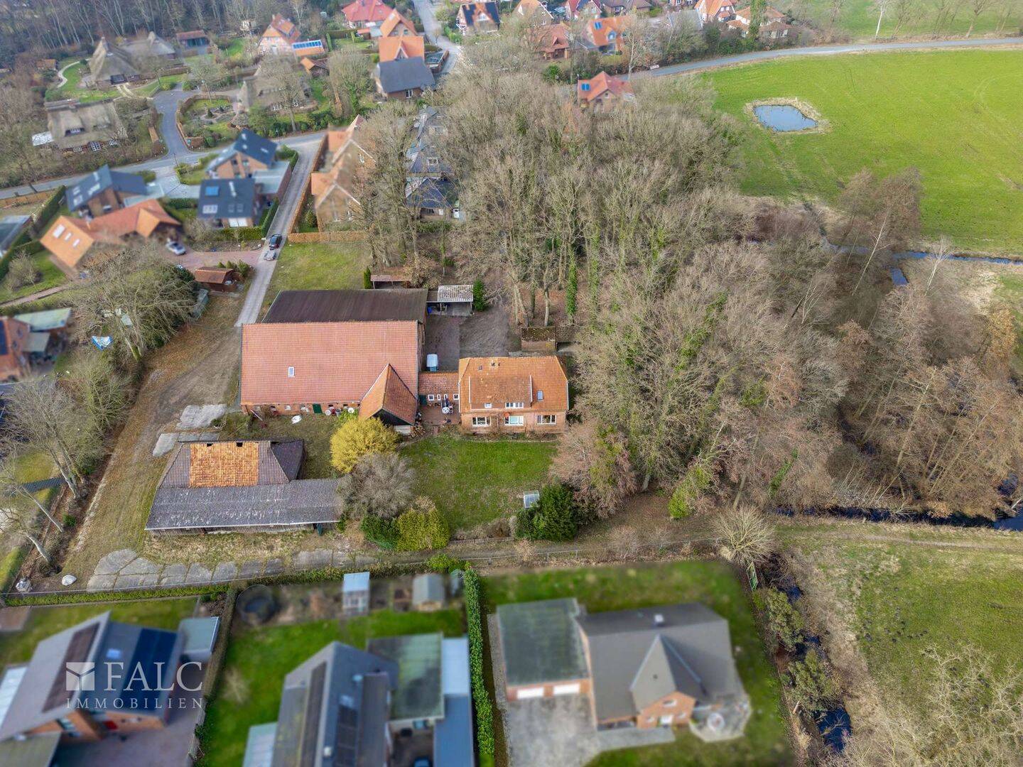 Resthof mit Scheune und über 10.000 m² Grundstück – attraktives Entwicklungspotenzial in Wiefelstede, 26215 Wiefelstede