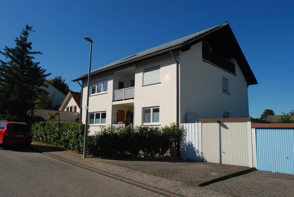 KH-Bosenheim: Gepflegtes Mehrfamilienhaus mit mehreren Garagen und einer großen Photovoltaikanlage, 55545 Bad Kreuznach