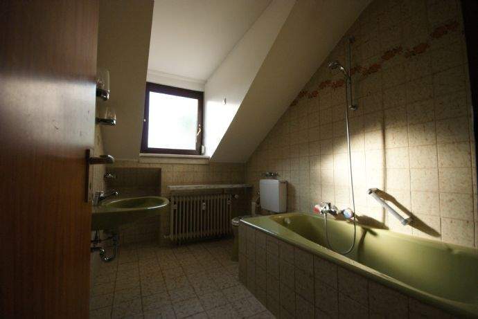 Einfache 2 Zi. Dachgeschoss-Wohnung in ruhiger Lage, 95447 Bayreuth (Altstadt Birken Glocke Meyernberg Saas)