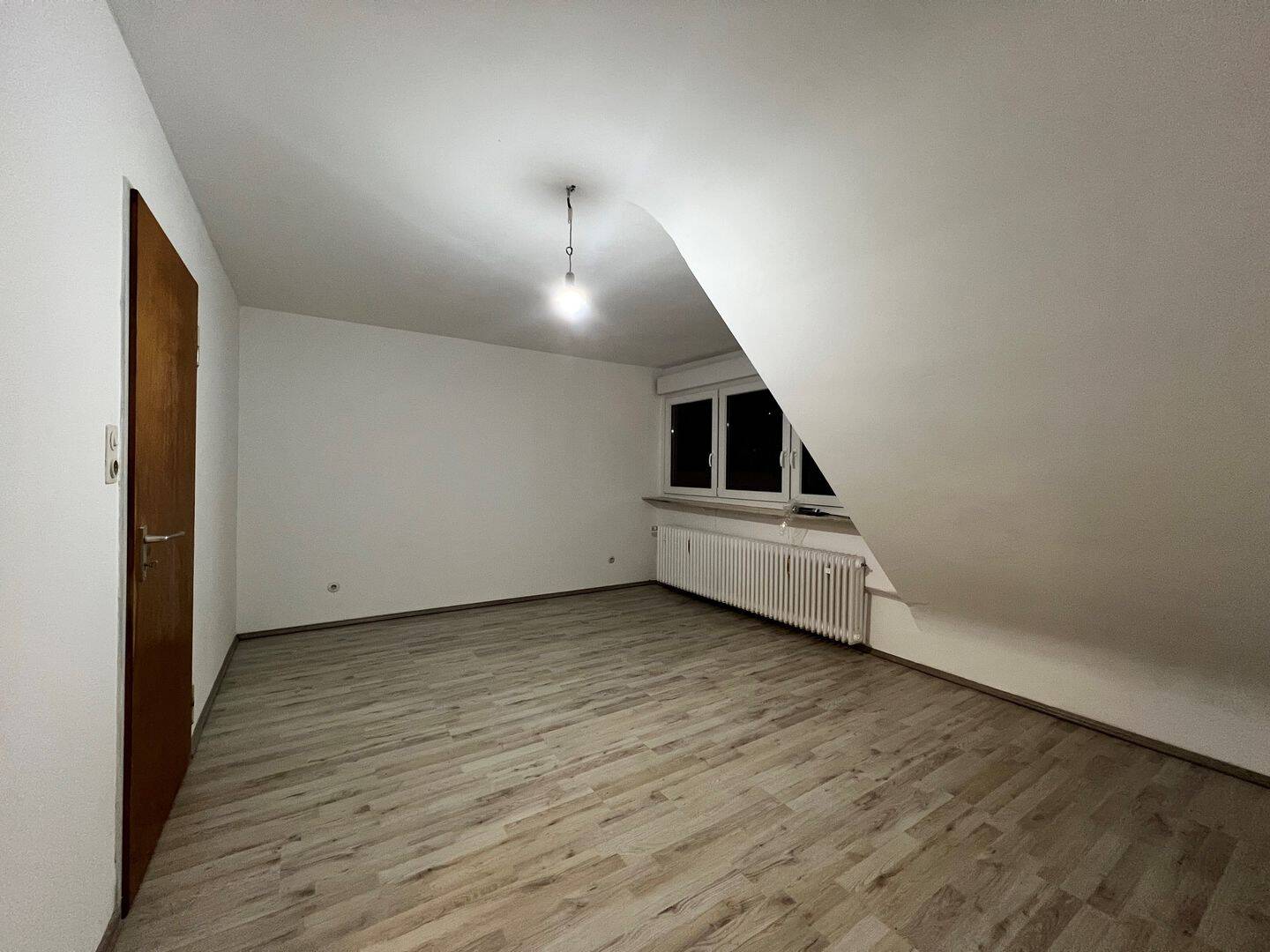 Charmante Singlewohnung mit Loggia in zentraler Lage von Bad Kissingen, 97688 Bad Kissingen