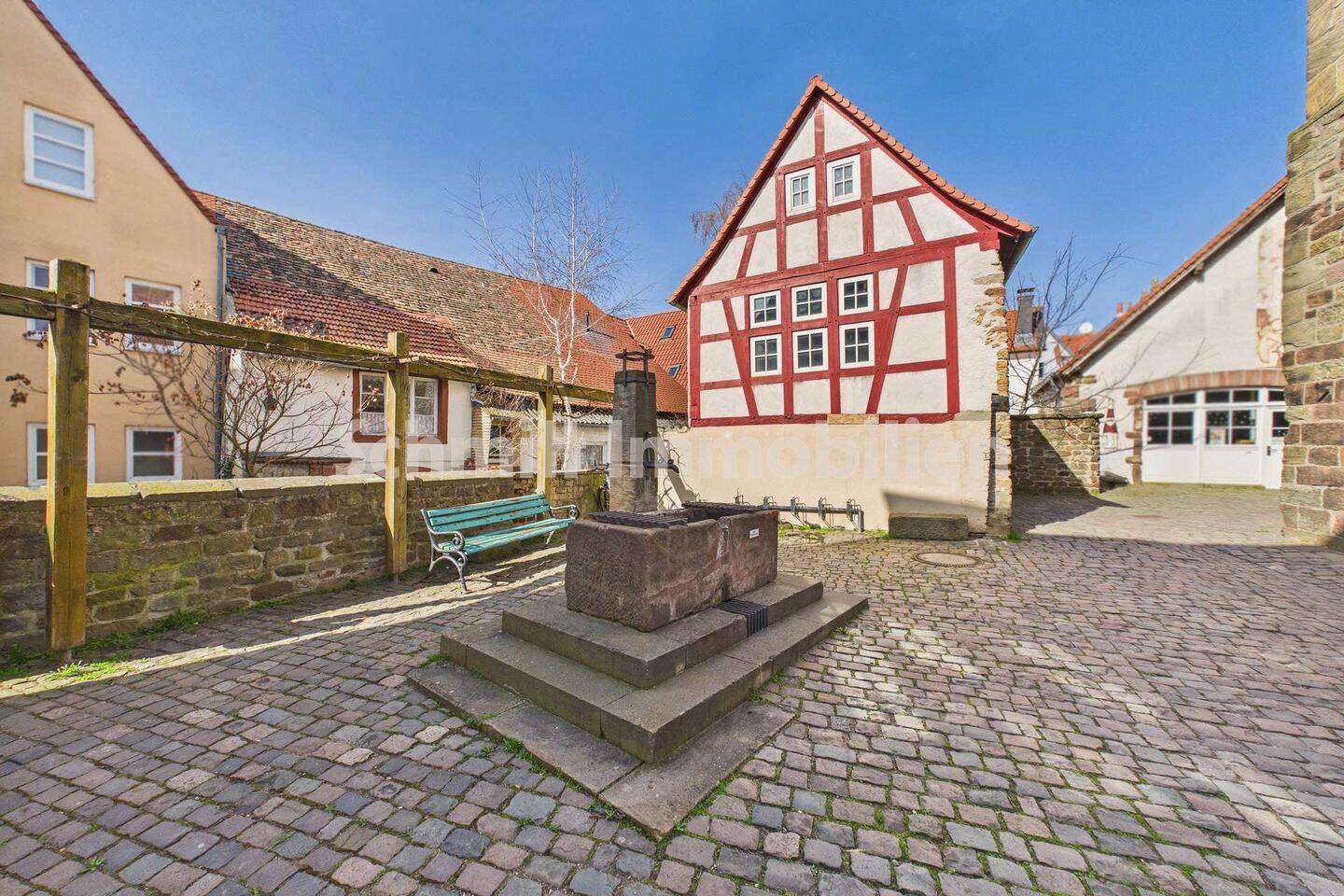 Geschichte zum Einziehen. Denkmalensemble mit Fachwerkhaus im Herzen von Freinsheim., 67251 Freinsheim