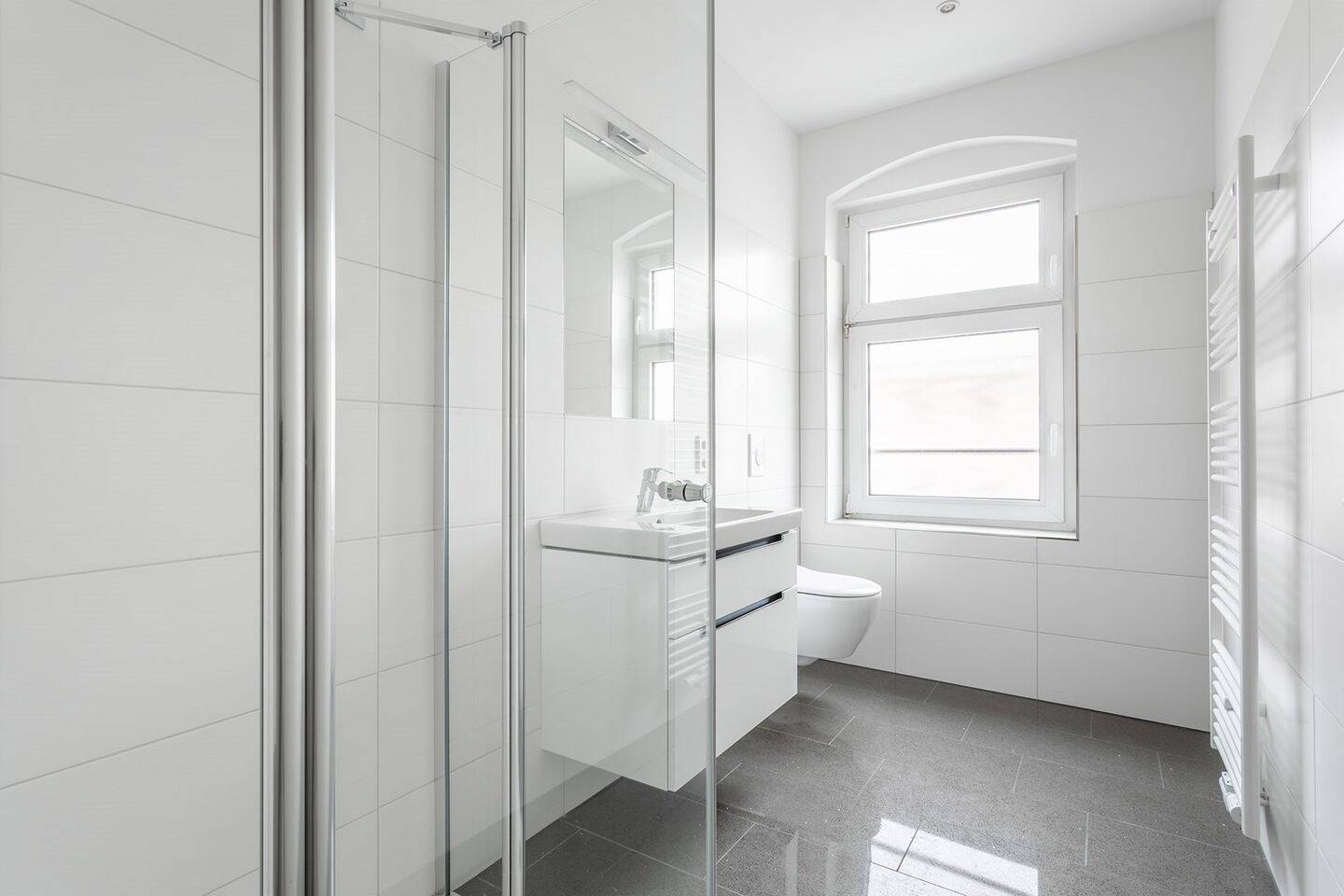 *** Vollvermietetes Mehrfamilienhaus mit 25 Wohn- und Gewerbeeinheiten ***, 12051 Berlin (Neukölln)