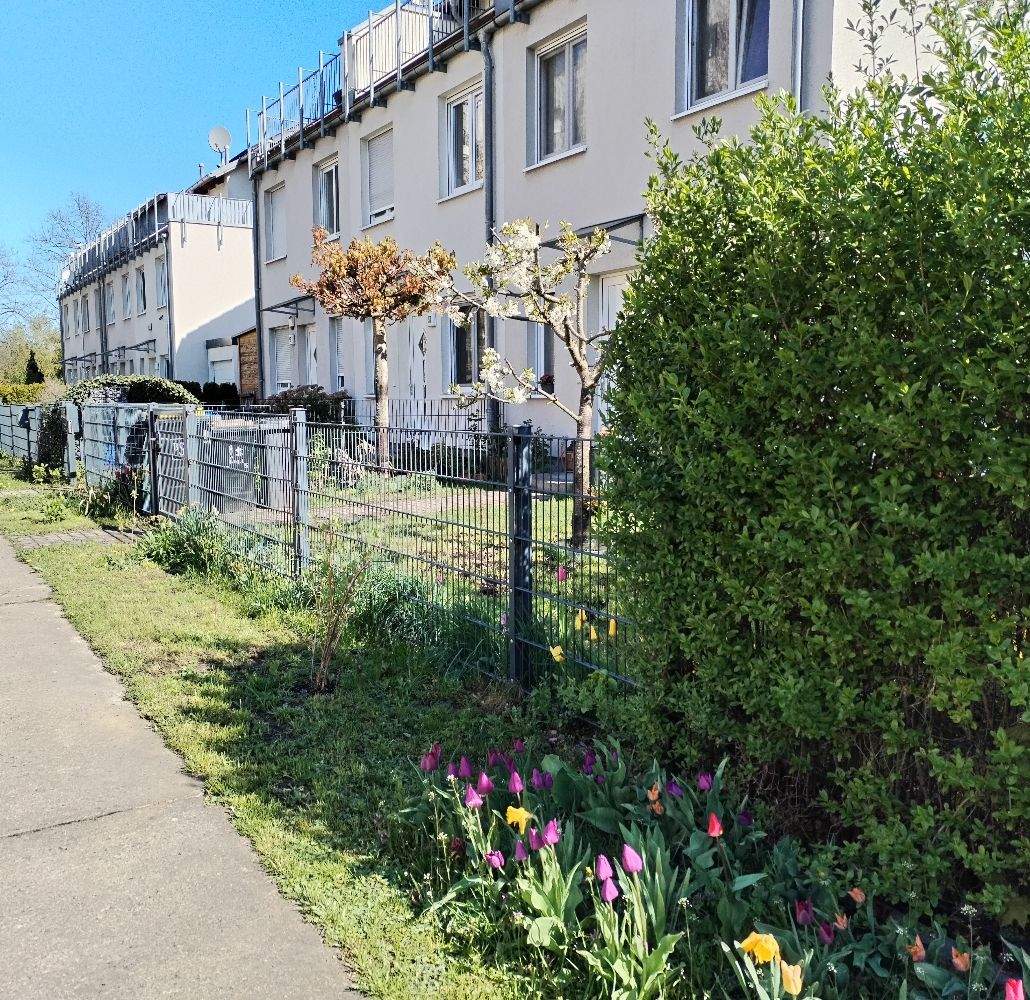 Sofort verfügbar – ruhig und grün , renoviertes Reihenmittelhaus mit Garten in Hohenschönhausen Am Breiten Luch, 13053 Berlin (Lichtenberg Hohenschönhausen)