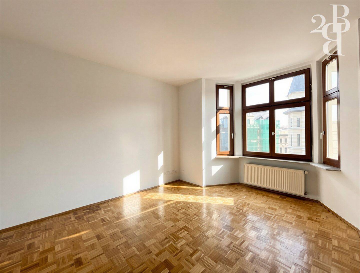 Altbauperle mit Balkon – 4-Zimmer-Wohnung in zentraler Lage