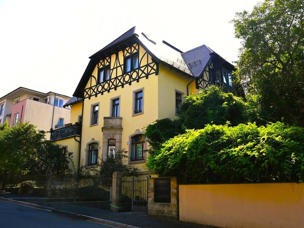 Bestlage: repräsentative Stadtvilla mit 8 Wohneinheiten nach WEG aufgeteilt!, 1187 Dresden