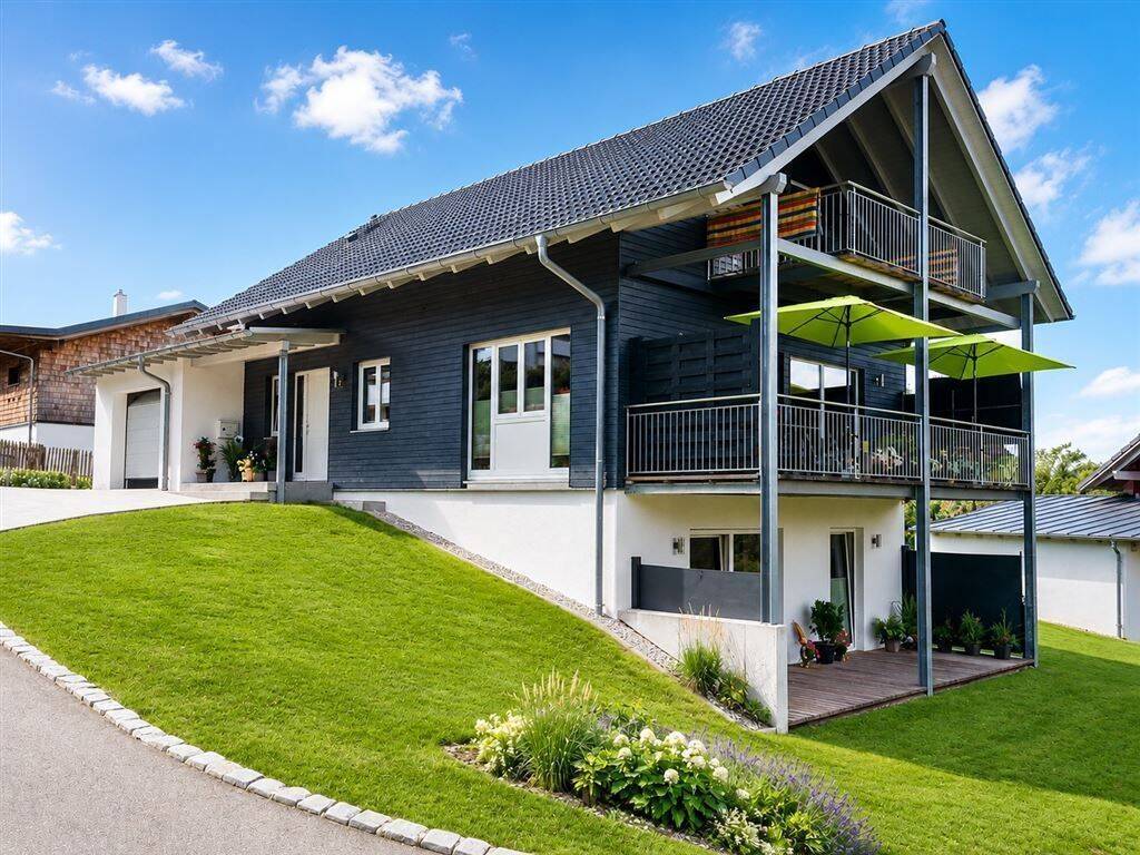 Einfamilienhaus mit Pool und tollem Weitblick in Rotthalmünster, 94094 Rotthalmünster