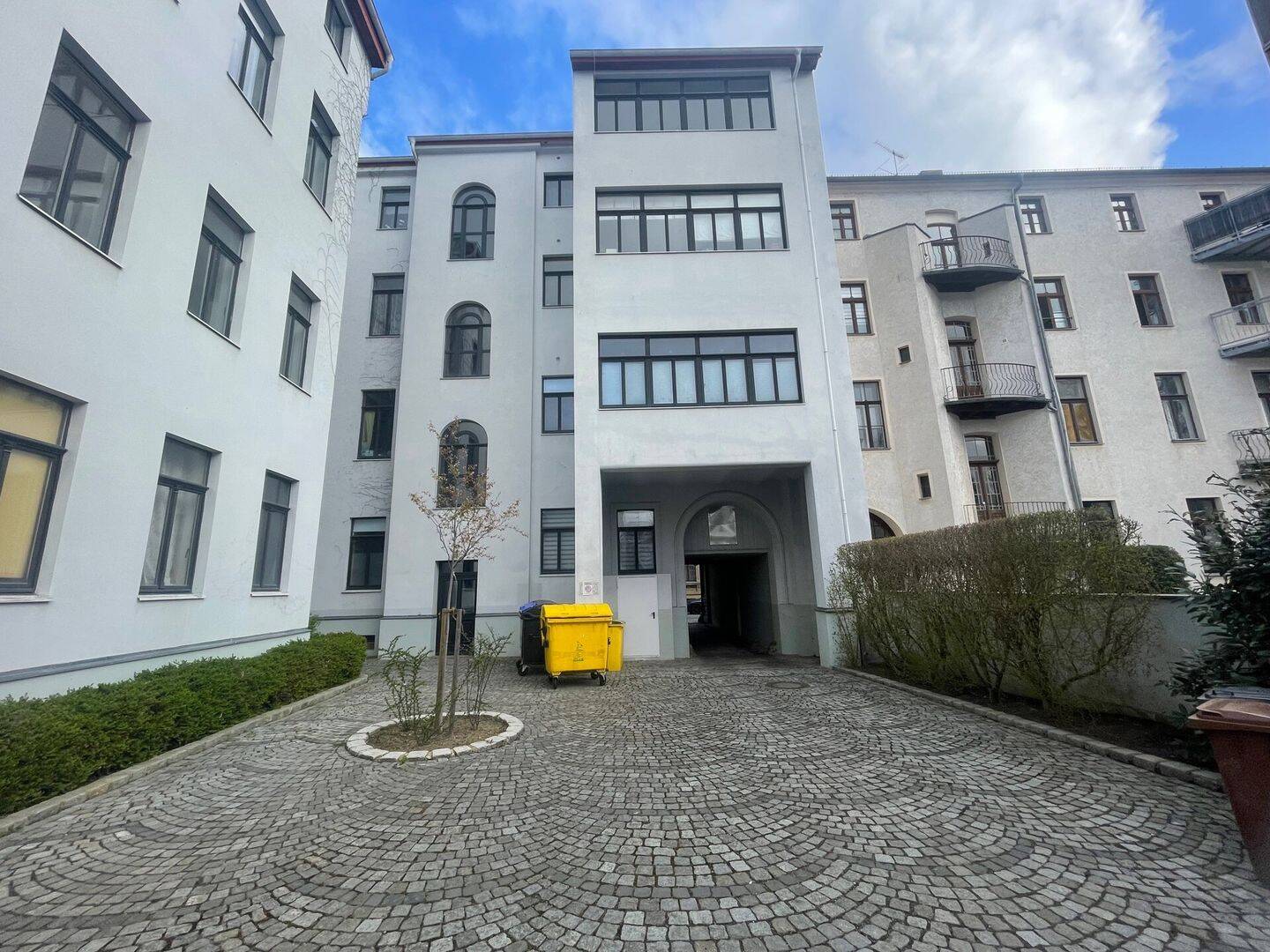 Ruhige 2 Raumwohnung mit Garage als Paket zu erwerben!, 2826 Görlitz