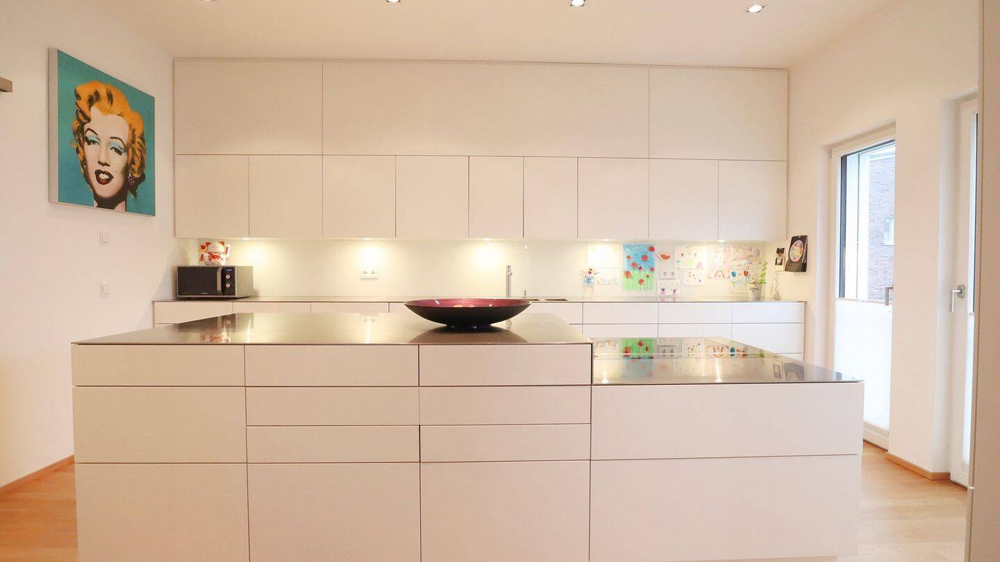 Stilvolle 4-Zimmer-Wohnung mit zwei Balkonen in familienfreundlicher Lage, 40470 Düsseldorf (Düsseltal Grafenberg Mörsenbroich Rath)