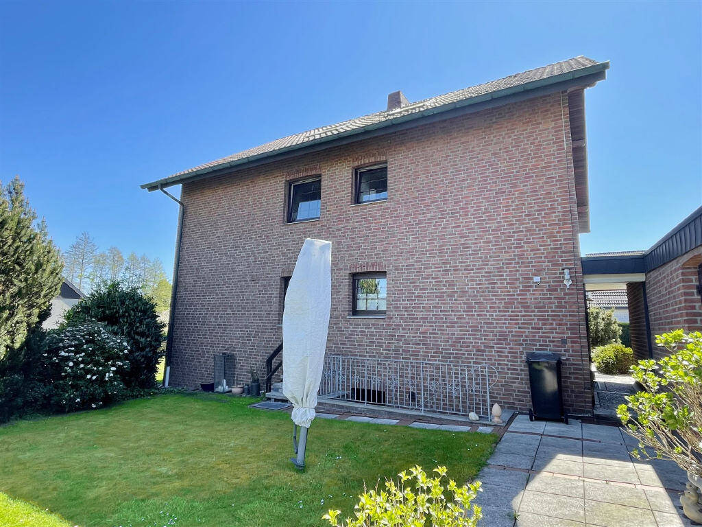 == Hier ist Platz für die ganze Familie! Zweifamilienhaus in Bielefeld-Ubbedissen ==, 33699 Bielefeld (Gräfinghagen Hillegossen Lämershagen Ubbedissen)