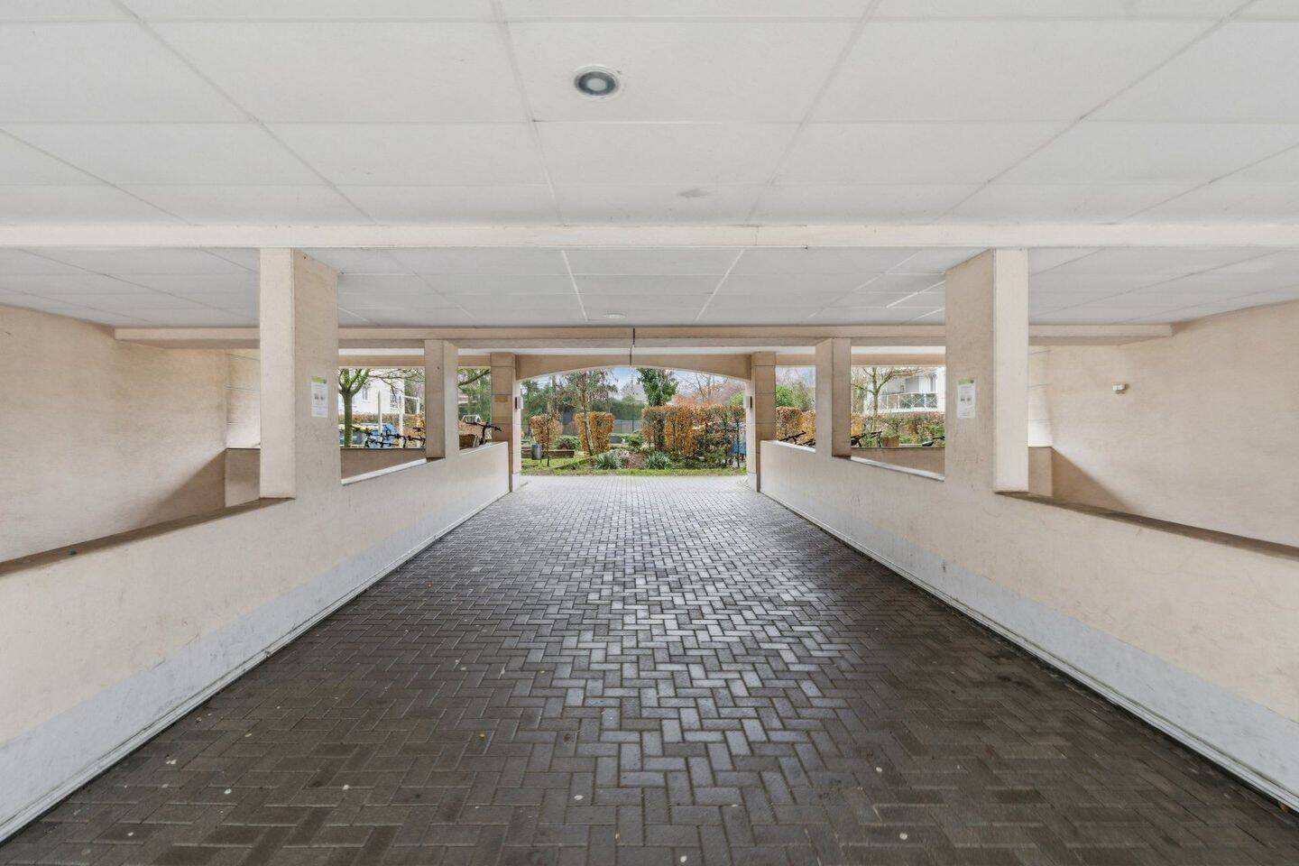 Gepflegte 3-Zimmer-Erdgeschosswohnung mit Terrasse in architektonisch besonderem Wohnquartier, 61350 Bad Homburg v.d. Höhe