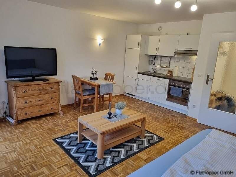 Apartment mit Balkon mit herrlichem Weitblick in Rosenheim, 83026 Rosenheim (Aising Happing Pang Süd)