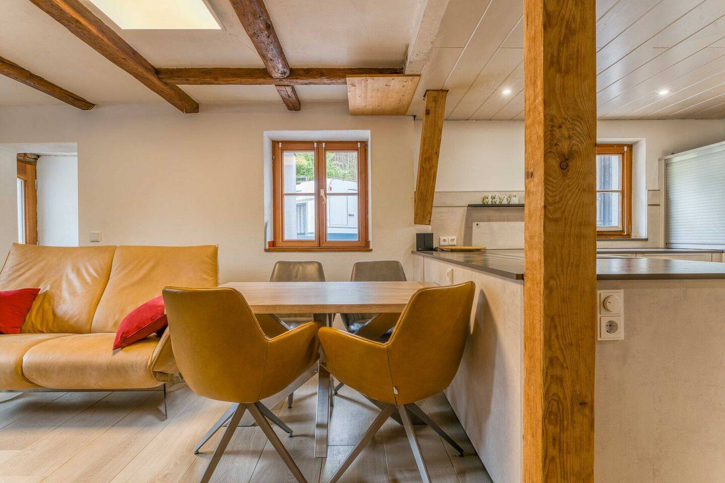 Modernisiertes freistehendes Einfamilienhaus mit Garten am Schliersee, 83727 Schliersee