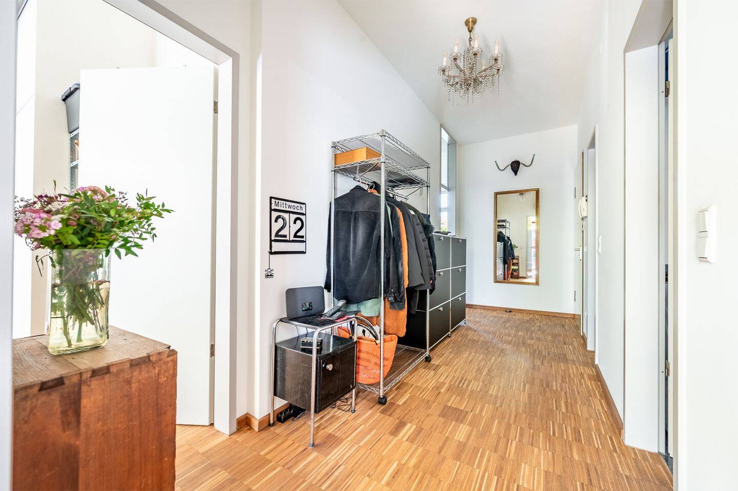 Stilvoll & lichtdurchflutet: 3 Zimmer-ETW mit TG-Stellplatz zwischen Hafenflair & Szeneleben – 22767 Hamburg – Vorschaubild 4