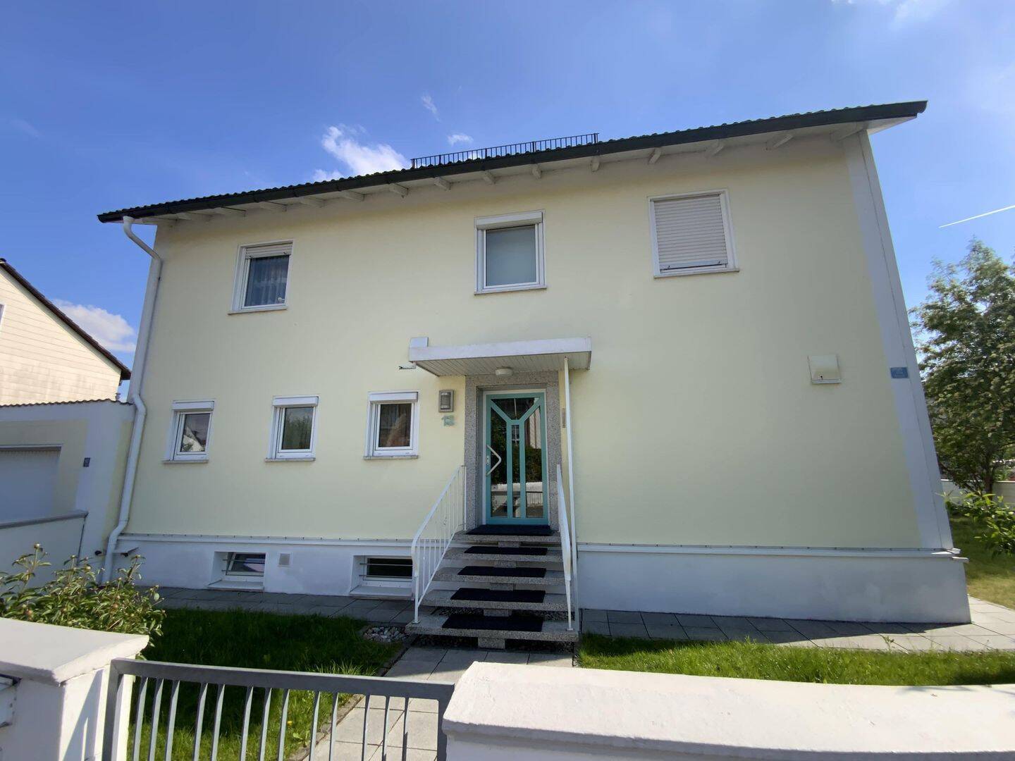 Zweifamilienhaus in Baar-Ebenhausen – bezugsfrei mit zusätzlicher Mieteinnahme, 85107 Baar-Ebenhausen