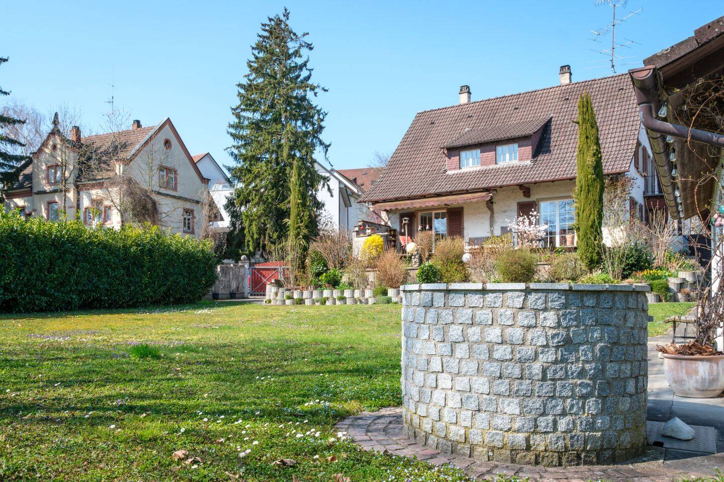 Charmantes Stadthaus mit großem Grundstück in zentraler Lage von Tiengen zu verkaufen!, 79761 Waldshut-Tiengen