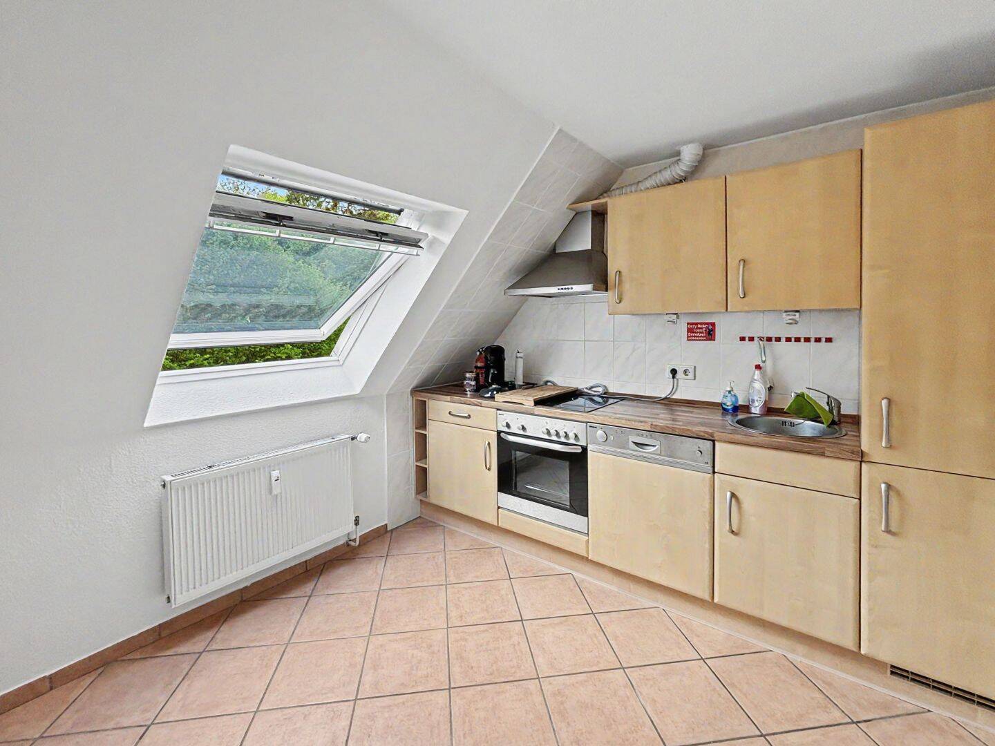 Charmante 3-Zimmer-Dachgeschosswohnung in Toplage von Wuppertal-Cronenberg mit Garage, 42349 Wuppertal (Cronenberg)
