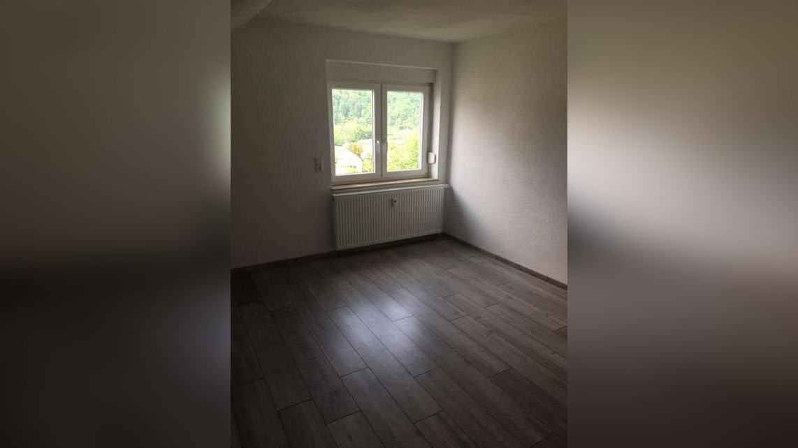 Modern sanierte 3-Zi.-DG-Wohnung mit EBK & Stellplatz in Blaustein-Arnegg, 89134 Blaustein