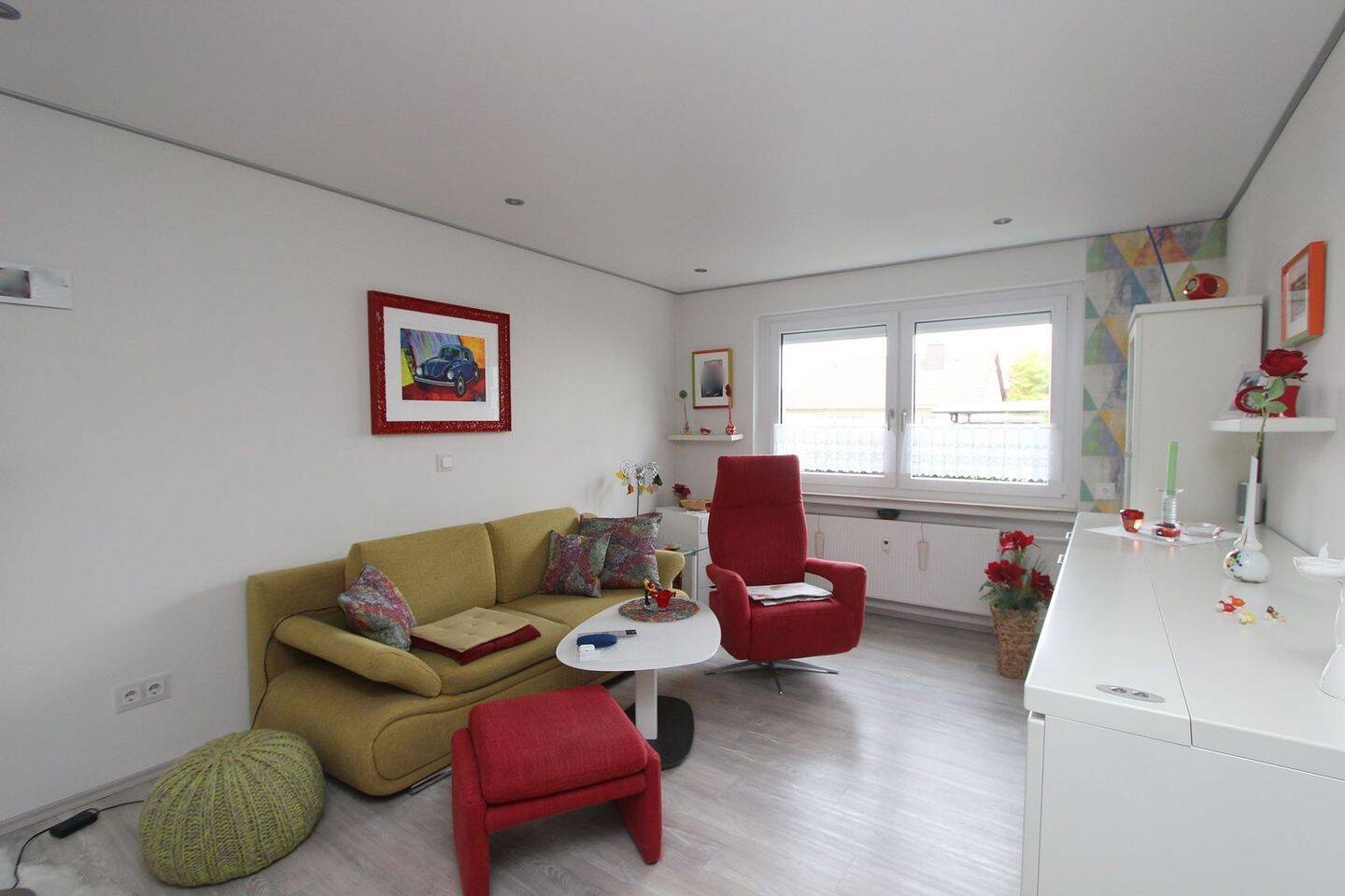 Großzügige Maisonette-Eigentumswohnung mit zwei Ebenen, Balkon, Terrasse und zwei Garagen, 34130 Kassel (Harleshausen Kirchditmold)