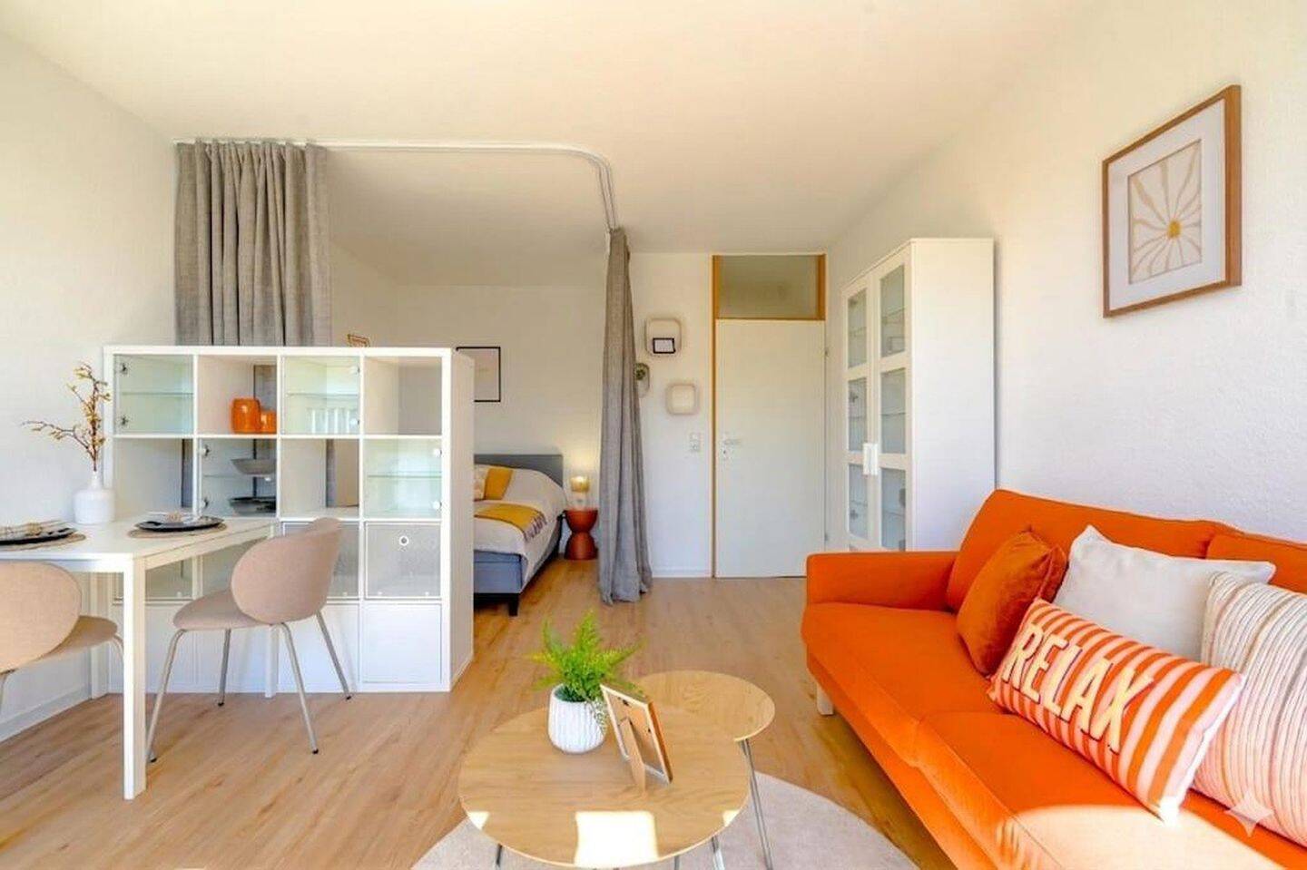 Exklusiv 6% Rendite helle,40m²renovierte,möblierte 1,5Zi.-Wohng.+ Balkon + Einbauküche + Tiefgarage, 55126 Mainz (Finthen Layenhof)