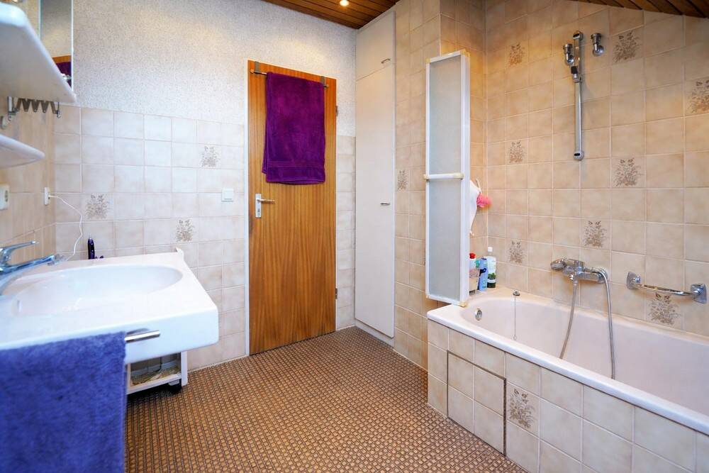Wohnen mit Weitblick großzügige 2,5-Zimmer-Dachwohnung mit sonniger Südloggia!, 74906 Bad Rappenau