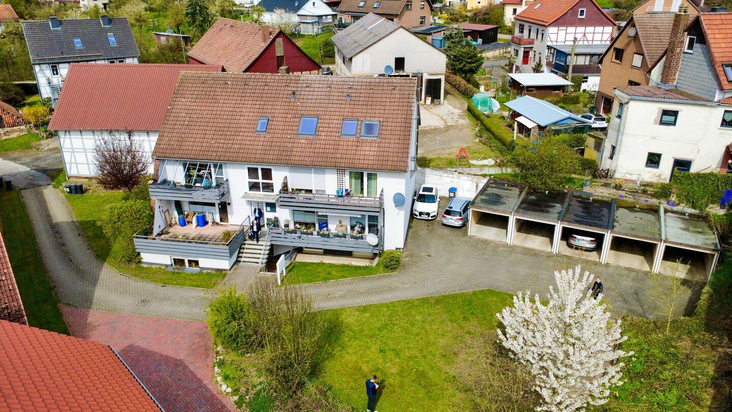 Großzügige 4-Zimmer-Eigentumswohnung mit Loggia, Kamin und Garage in idyllischer Lage von Asche/Hardegsen, 37181 Hardegsen