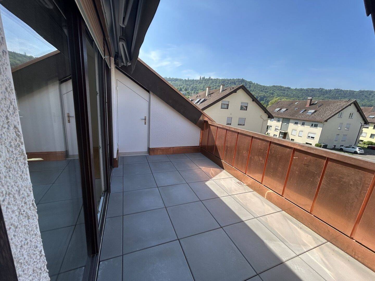 **Schickes Wohnen mit Teilrheinblick im Dachgeschoss**, 78266 Büsingen am Hochrhein
