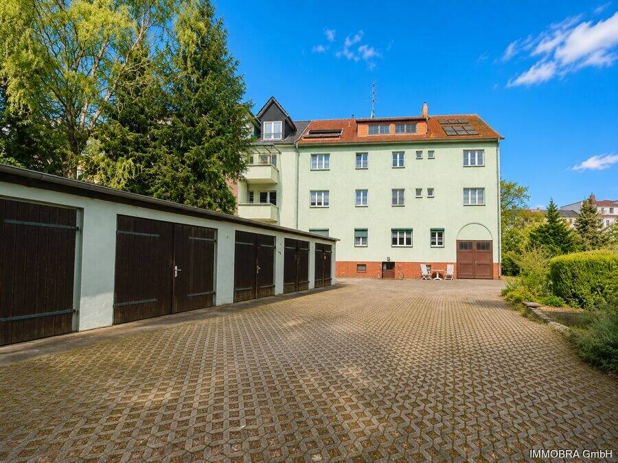 Gepflegtes Mehrfamilienhaus mit 7 Wohneinheiten, Garagen und zusätzlichem Baugrundstück, 14776 Brandenburg an der Havel