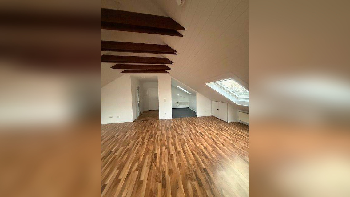 Tolle großzügige Dachgeschosswohnung im gepflegten Mehrfamilienhaus, 42579 Heiligenhaus