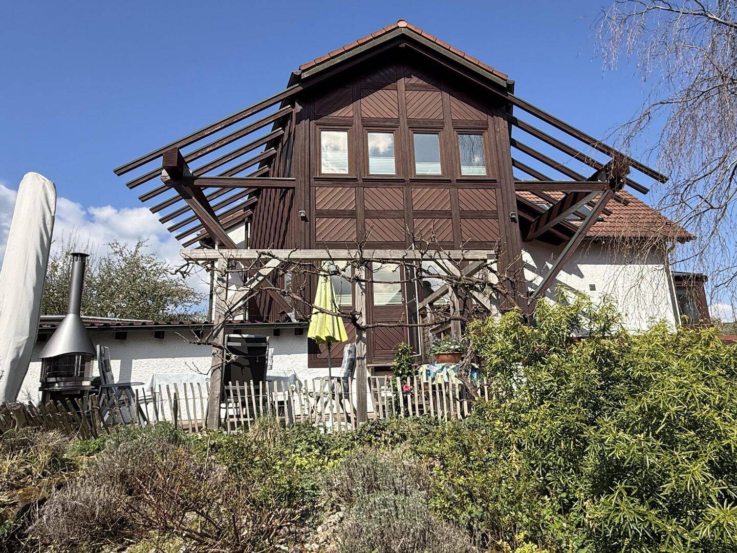 Massives, hochwertiges Einfamilienhaus mit 2 Einheiten & viel Wohnkomfort in Fritzlar/Züschen, 34560 Fritzlar