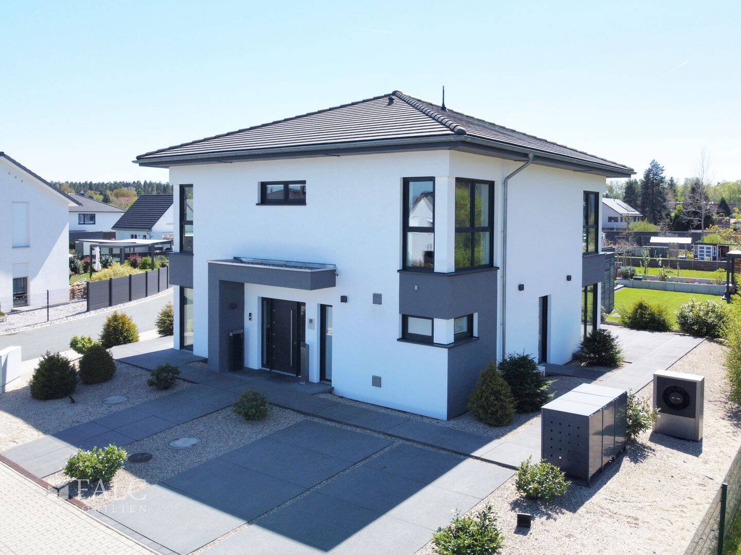 Einfach einziehen! KfW 40 Plus! Stadtvilla mit Komfort, Ruhe, Nähe Jena und gute Verkehrsanbindung, 7629 Hermsdorf