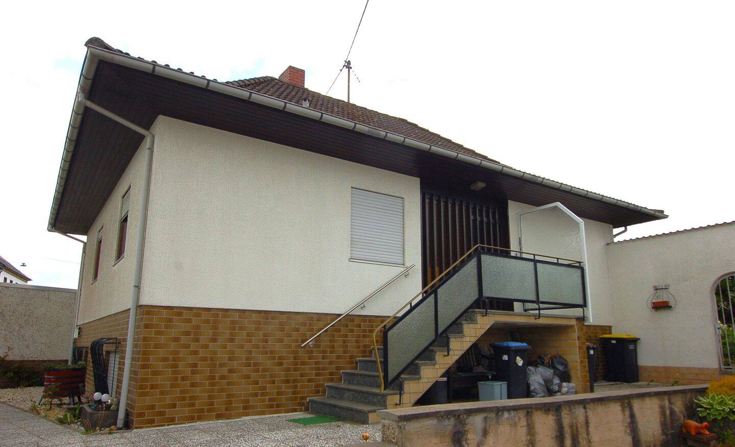 Einfamilienhaus mit Potenzial – schöner Bungalow mit Garage und Garten, 56727 Mayen