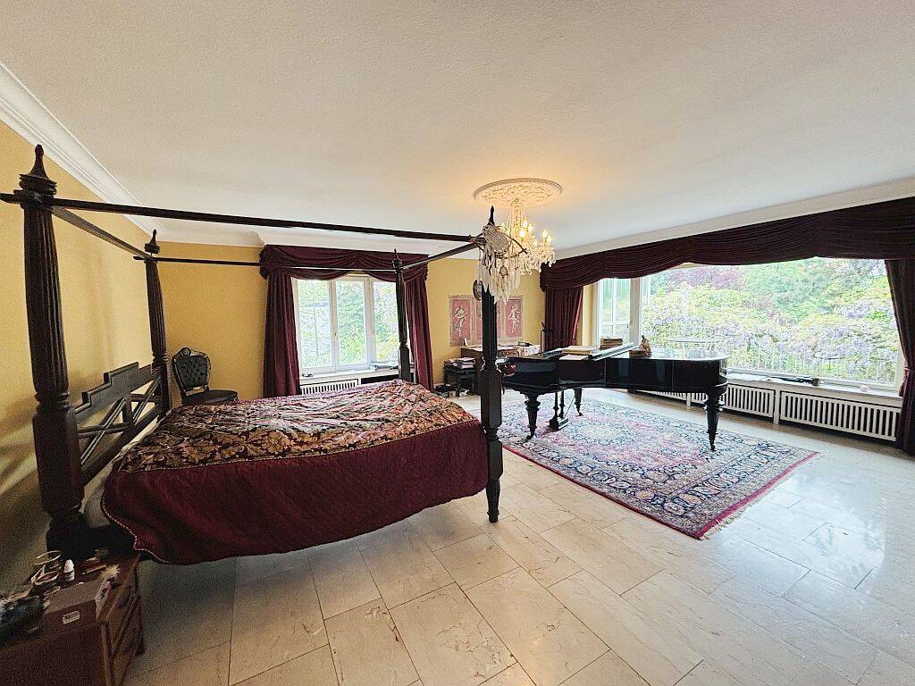 Repräsentative 2-3-Parteien-Villa für mehrere Generationen in Ratingen-Hösel !, 40883 Ratingen