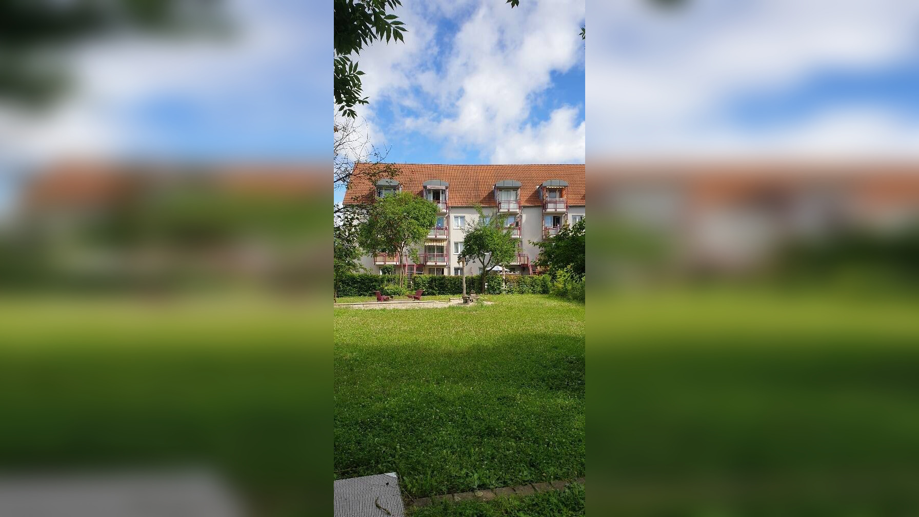 Helle 3-Zimmer-Wohnung mit sonnigem Balkon und eigenem Mietergarten, 93055 Regensburg (Brandlberg-Keilberg Burgweinting-Harting Innenstadt Ostenviertel Schwabelweis)