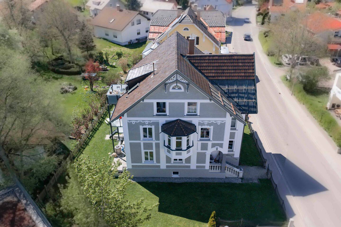 Repräsentativ. Werthaltig. Charakterstark. Jugendstilvilla mit 3 Wohneinheiten in Buchenberg, 87474 Buchenberg