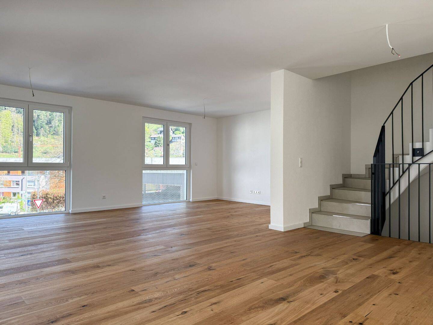 Design trifft Lebensqualität: Ruhiges Reihenendhaus für Familien und Homeoffice-Liebhaber, 75323 Bad Wildbad