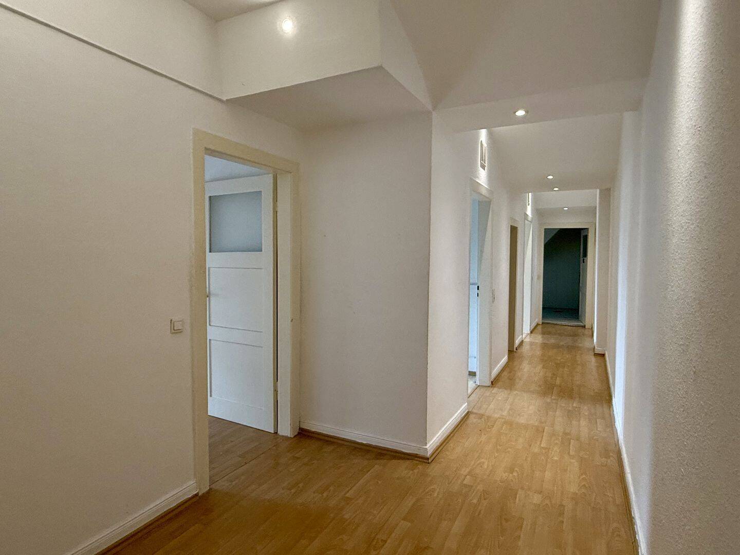 Große Wohnung mit Zusatzflächen in historischem Direktorenhaus in Lippstadt-Nord, 59555 Lippstadt