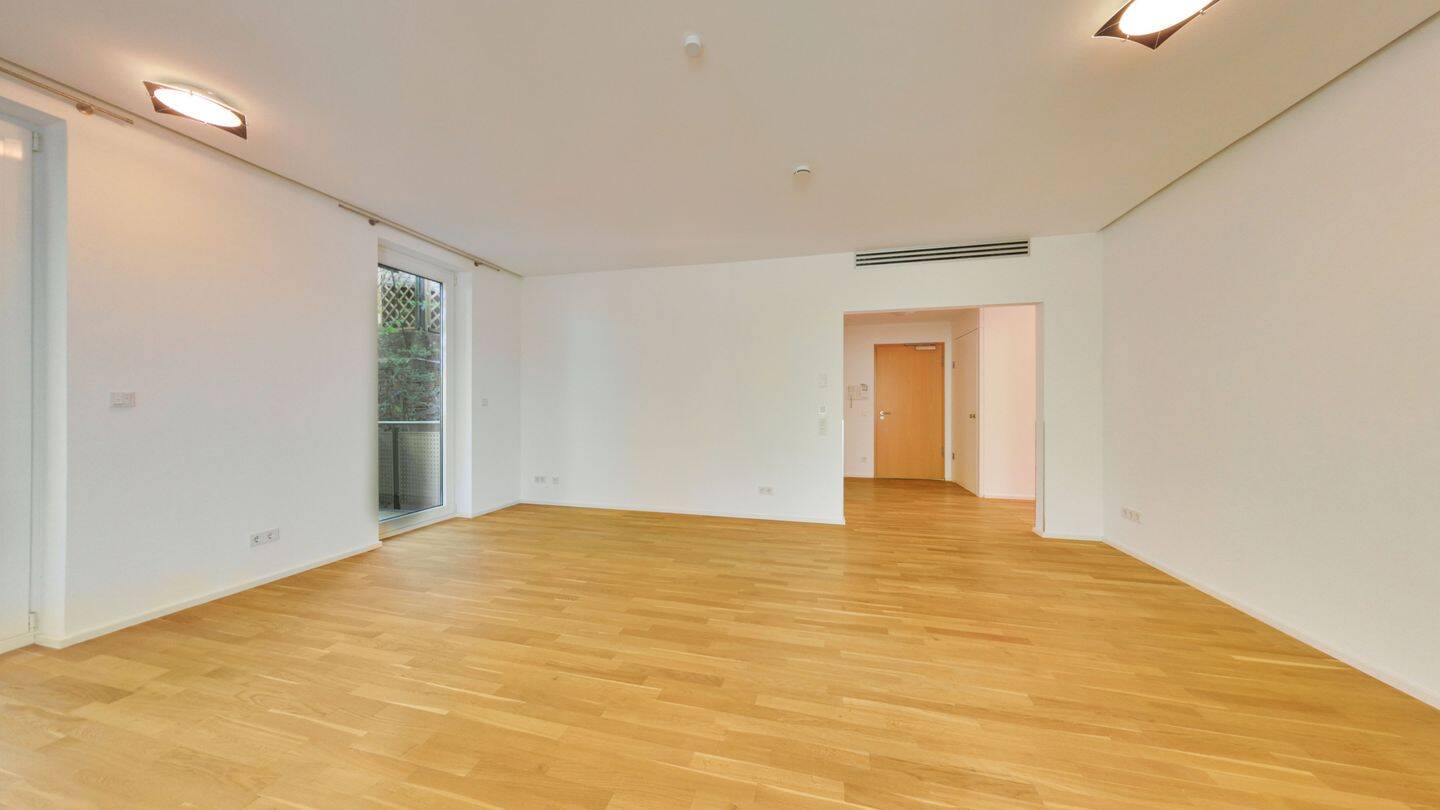Exklusive 4 – Zimmer Wohnung mit Balkon und Tiefgaragenplatz in begehrter Lage WIESBADEN-NEROTAL, 65193 Wiesbaden (Sonnenberg Wiesbaden)