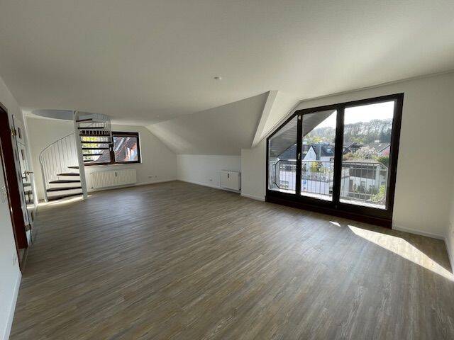 Großzügige 2 Zi. Wohnung mit Galerie oder auch als 3 Zi. Whg wandelbar, 42799 Leichlingen (Rhld.)