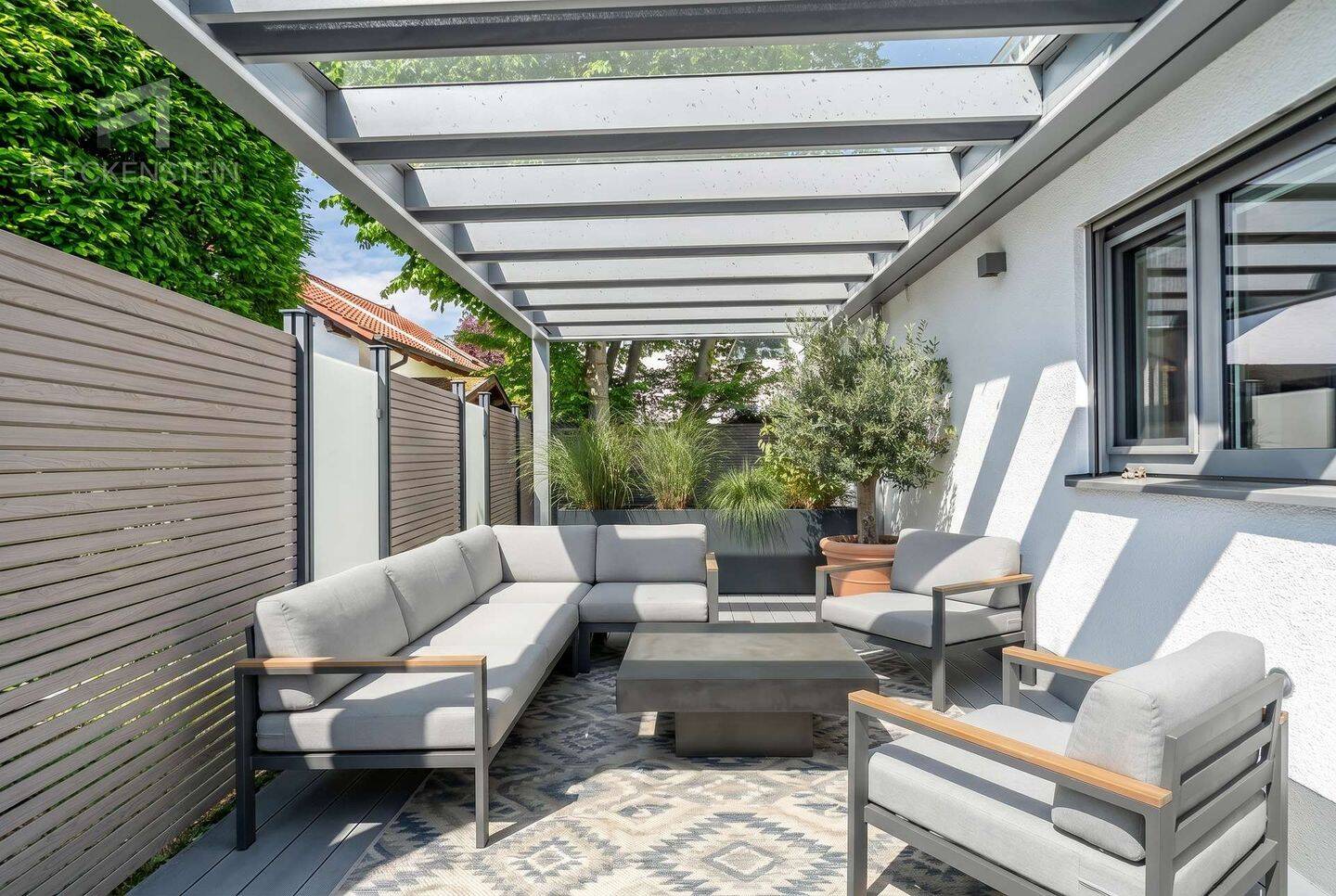 Cooles Designer-Einfamilienhaus im Bauhausstil mit Garten, zwei Dachterrassen und privatem Spa – 80997 München – Vorschaubild 3
