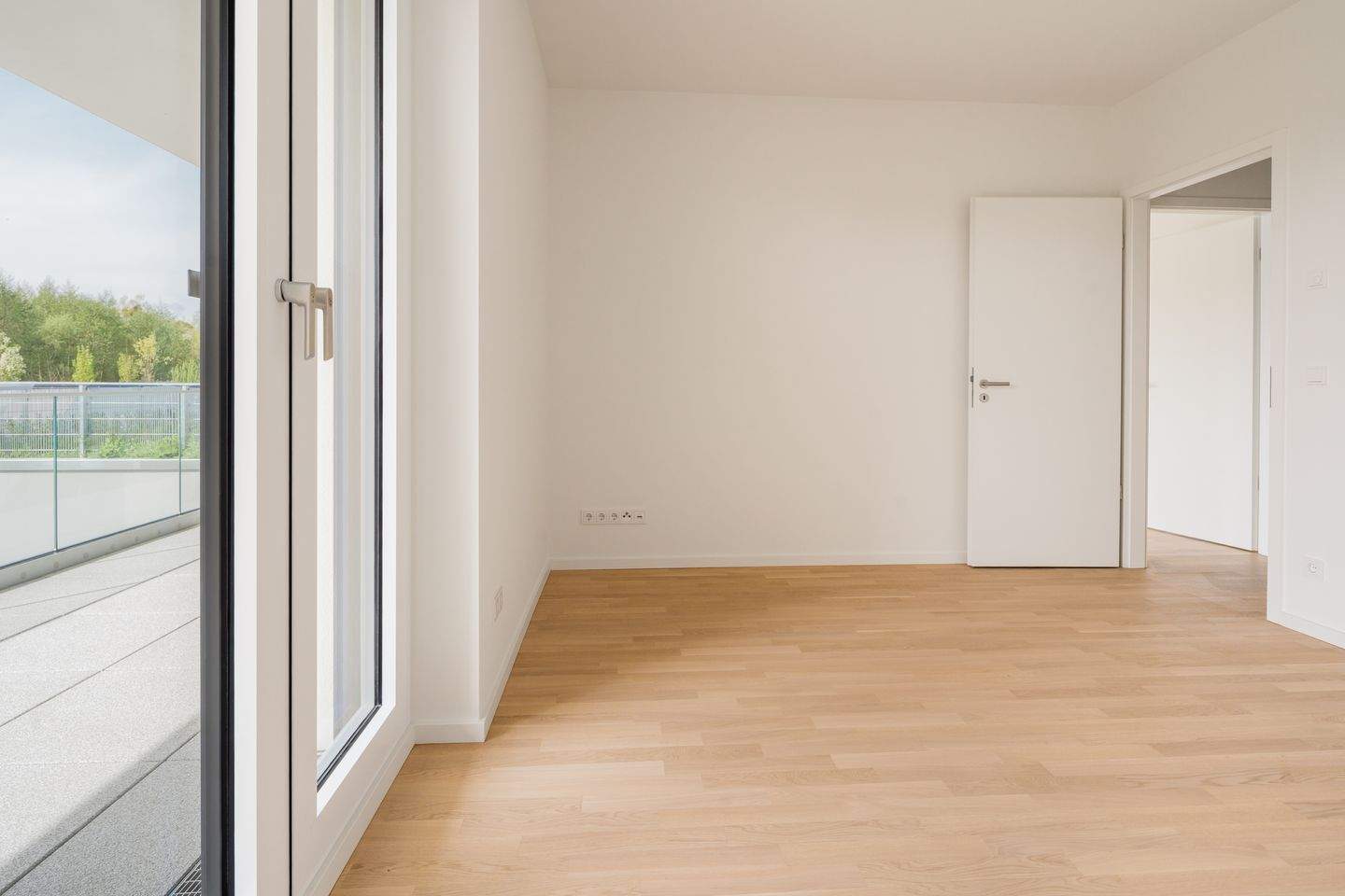 Open House 17.05.2026 12:00-15:00 Uhr_4-Zimmer-Wohnung auf zwei Ebenen mit großzügigem Garten, 19055 Schwerin