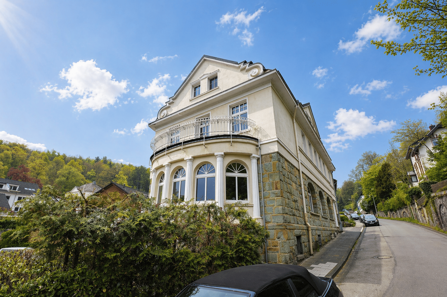 Elegante Eigentumswohnung mit exklusiver Ausstattung und Schlossblick im Wesselbachtal, 58119 Hagen (Hohenlimburg)