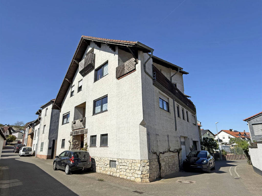 **2 Häuser zum Preis von Einem mit charmantem Innenhof** in ruhiger Lage von Engelstadt, 55270 Engelstadt