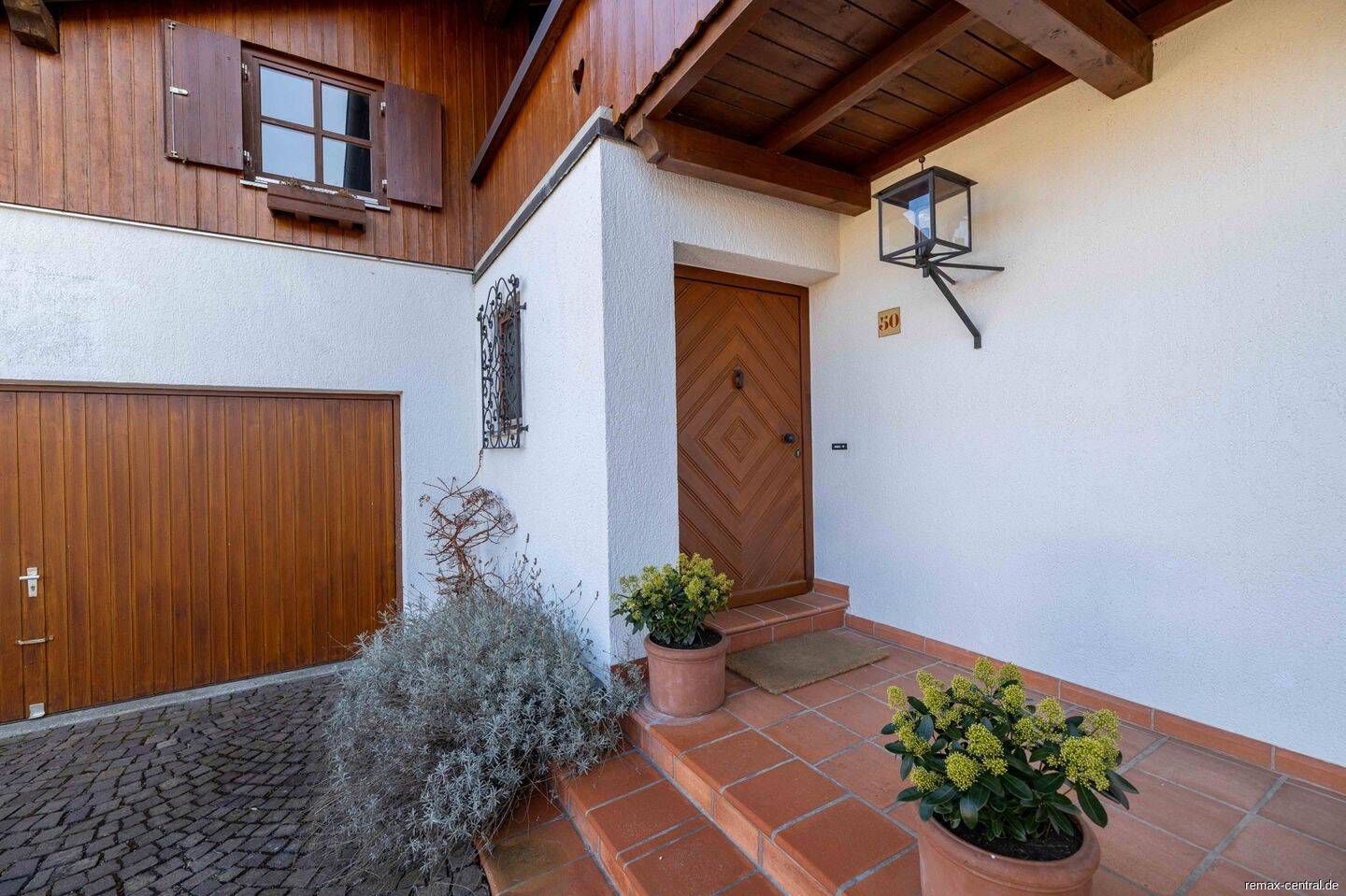 RE/MAX – Möbliertes Haus mit großem Garten nähe Landshut zu kaufen!, 84028 Landshut (Altstadt Peter und Paul)