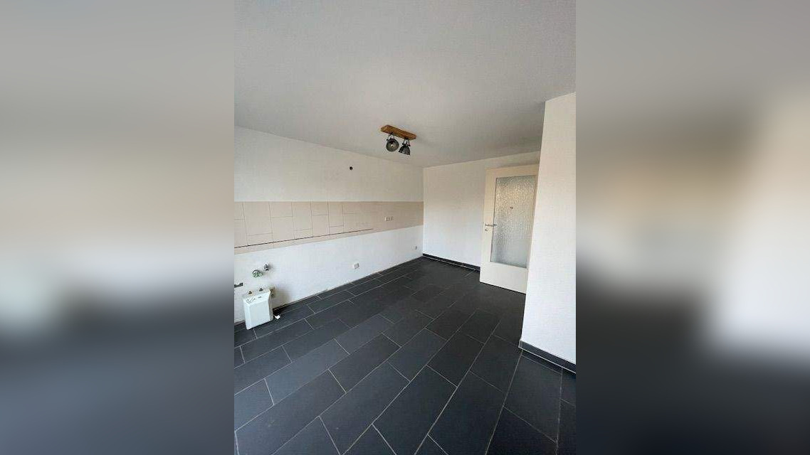 Gut aufgeteilte 2- Raumwohnung mit Badewanne und Balkon im angesagten Szeneviertel Buckau! – Magdeburg – Bild 1 von 2