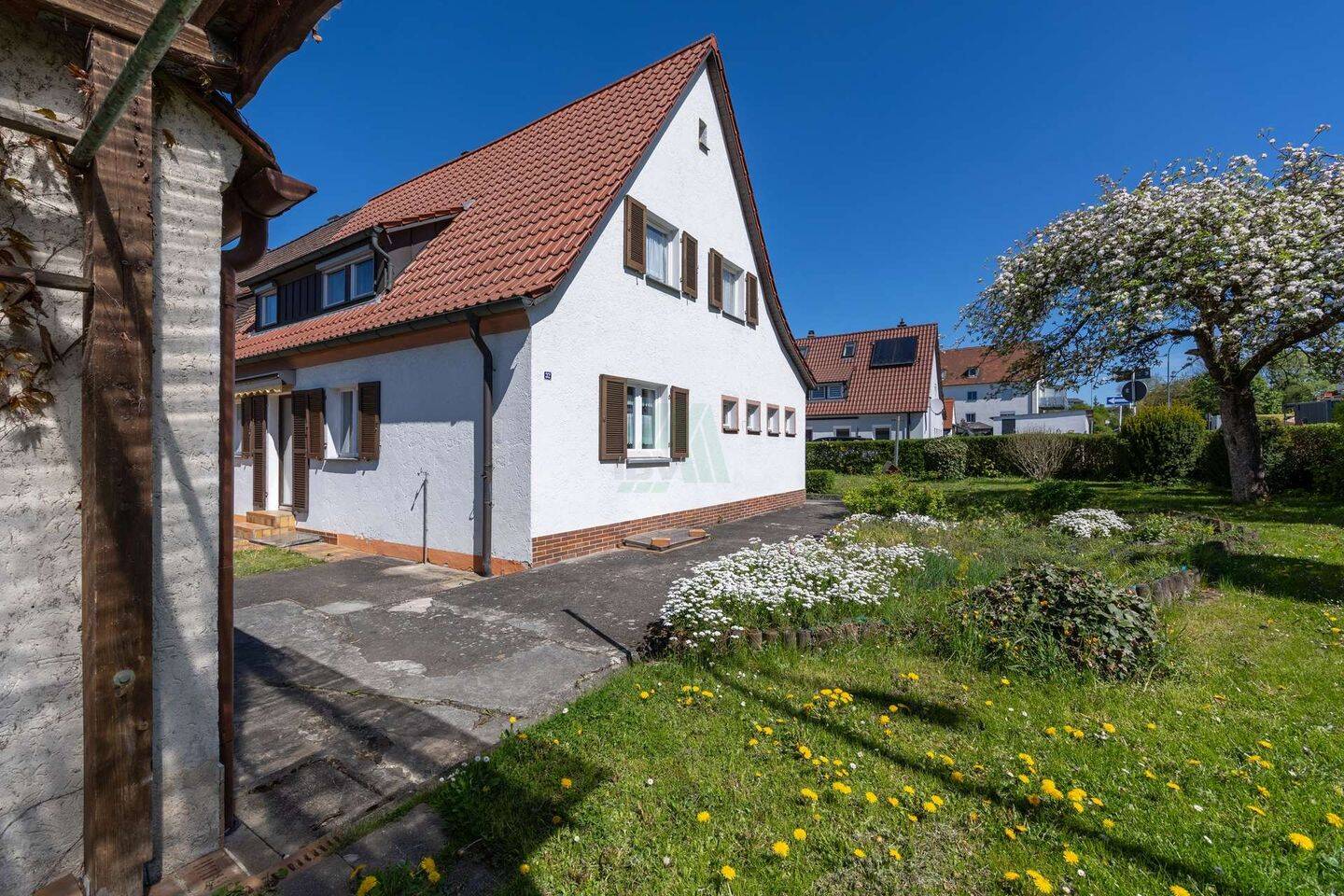 Doppelhaushälfte als Reiheneckhaus in Sulzbach-Rosenberg, 92237 Sulzbach-Rosenberg